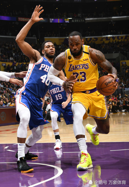 爱游戏APP-关于法兰克福迎NBA季后赛关键赛，今晚更衣室发声，悬念犹存，更衣室氛围转暖的信息